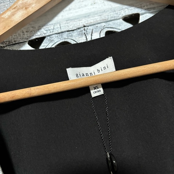 Gianni Bini Noa Lame Silver Metallic V-Neck Long Sleeve Wrap Party Dress NWT - Picture 6 of 11